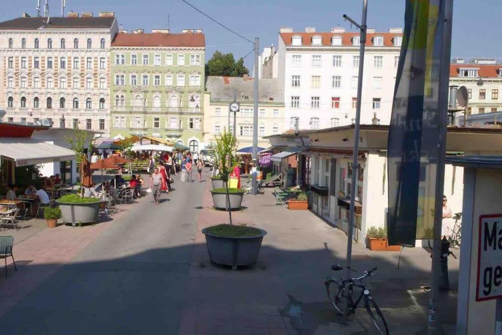 Center Apt In Best Area Near Park & Danube 20'to Airport Appartement